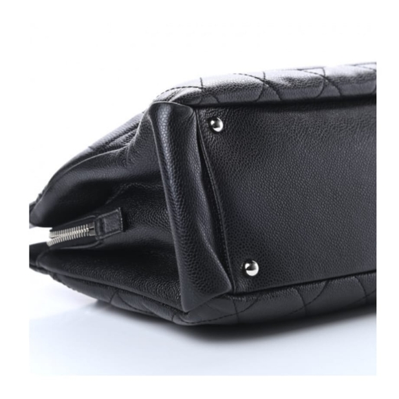 Chanel Caviar Timeless CC Soft Tote - Picture 9 of 10